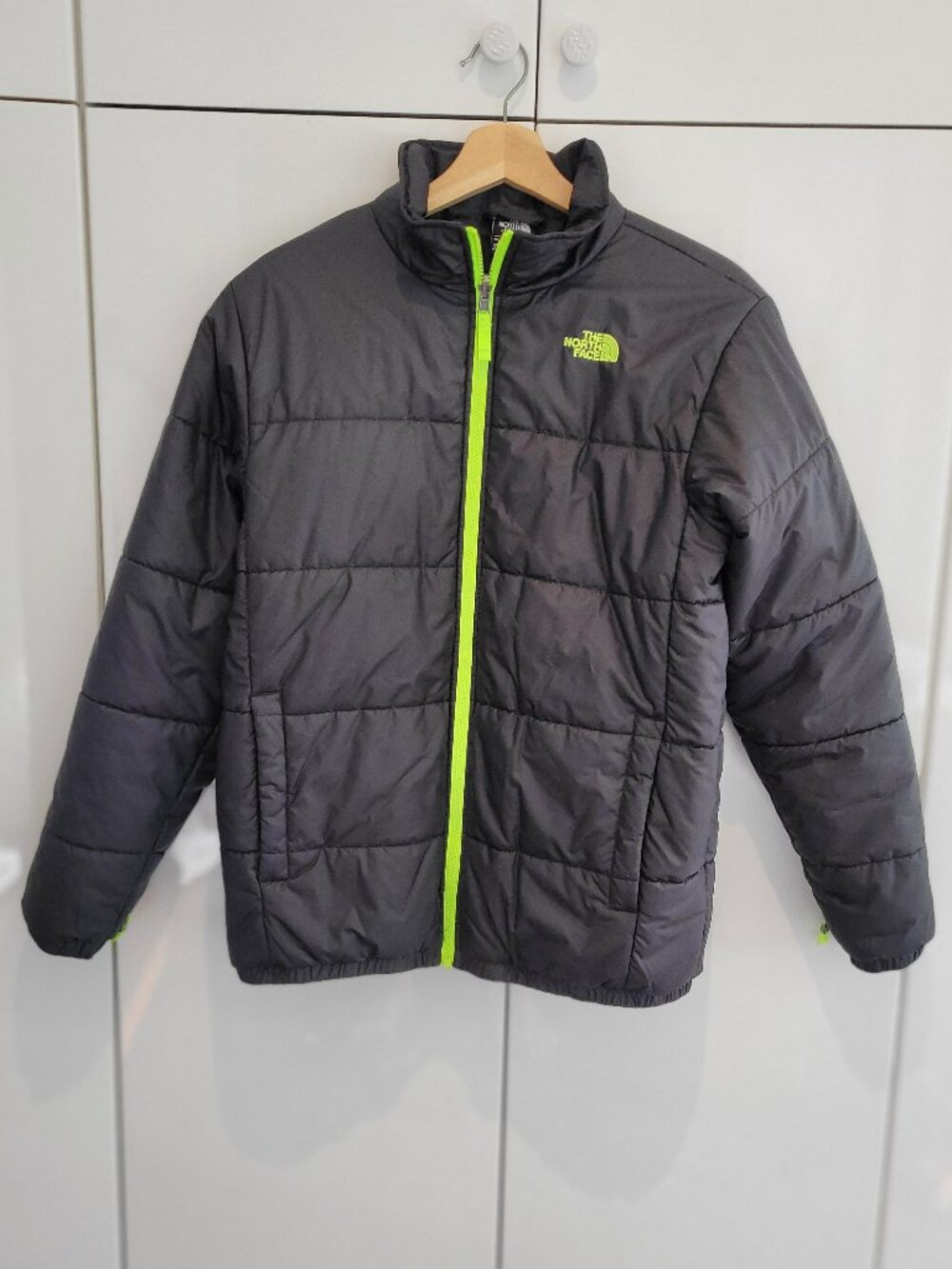 The North Face Boys Midlayer Black Jacket Size XL